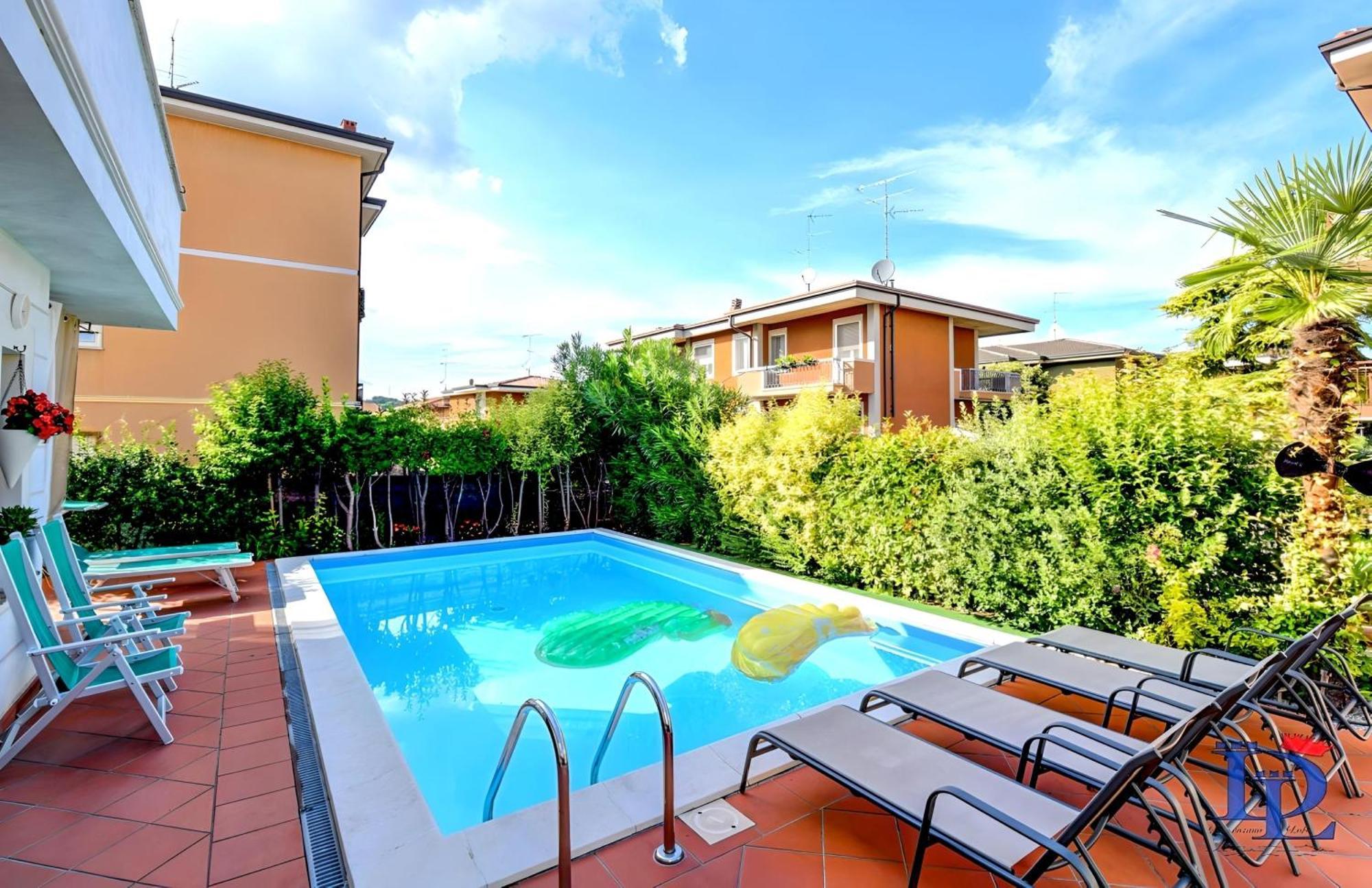 Desenzanoloft Official Partner Marriott Homes & Villas - Garden & Pool ديسينسانو ديل غاردا المظهر الخارجي الصورة